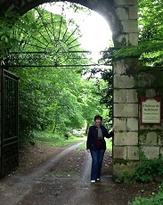 Château Bellefond Main Gateway