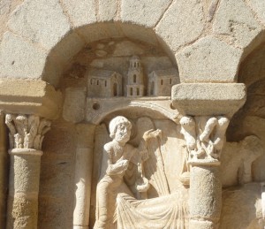 Image of stone carvings in Lagrauliere